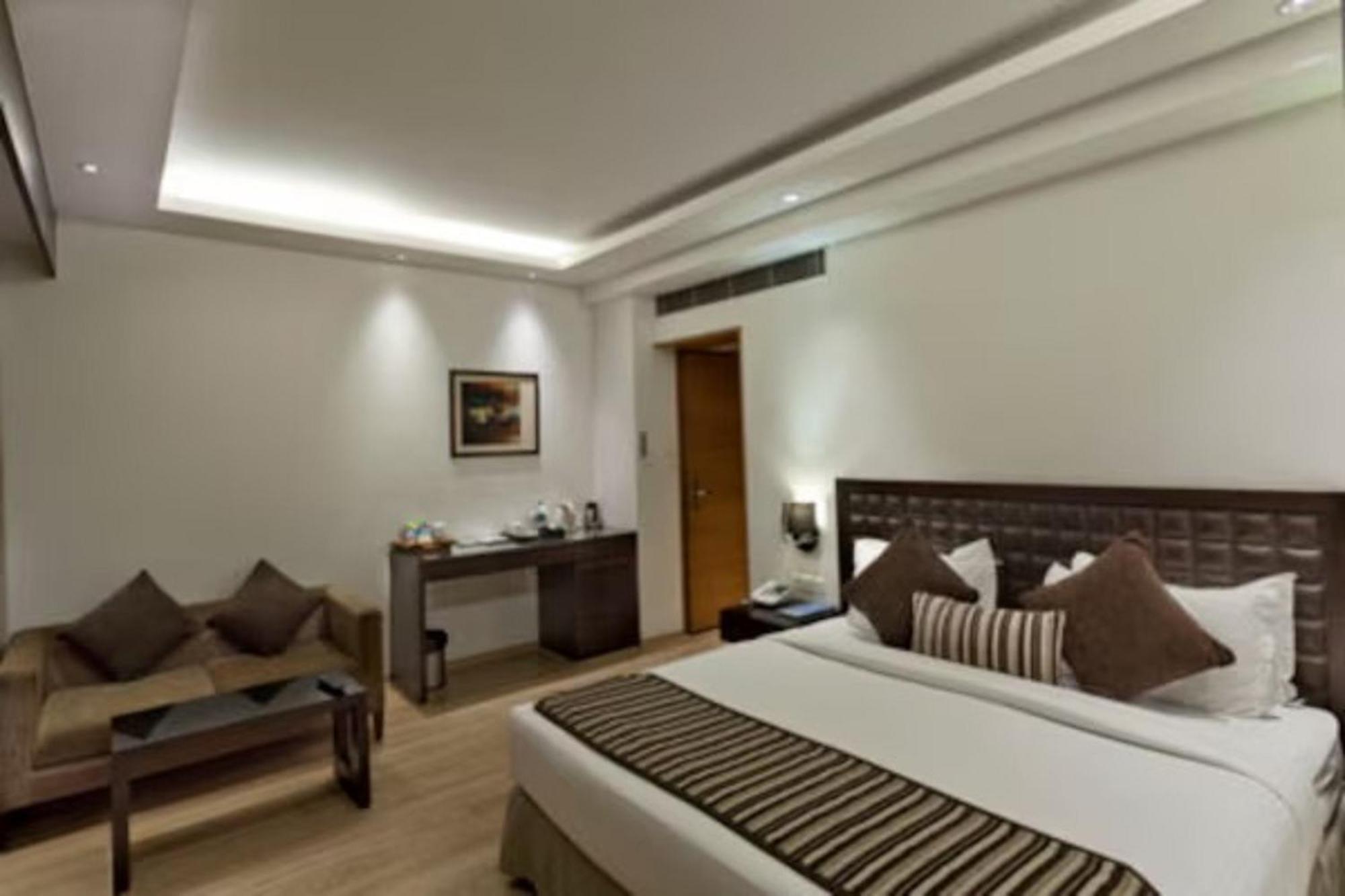 Hotel Saket 27 Nové Dillí Exteriér fotografie